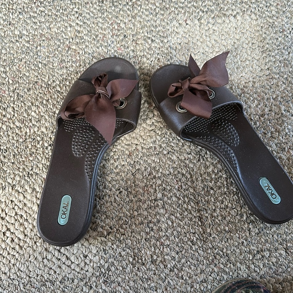 Okal Oka brown Women’s slide sandals …size 8 1/2
